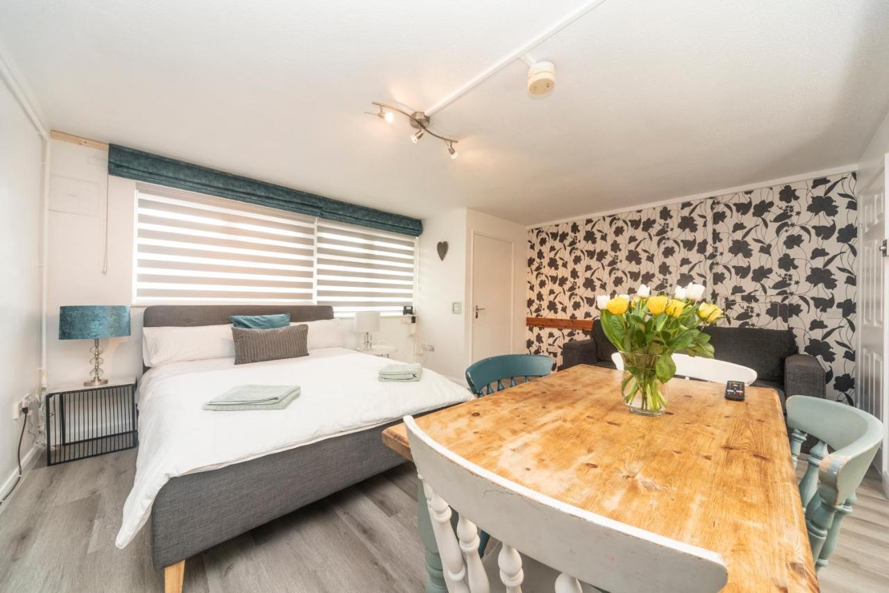 10 Boutique Studio Apartment Near Tube - Quiet Location Little Missenden Eksteriør bilde